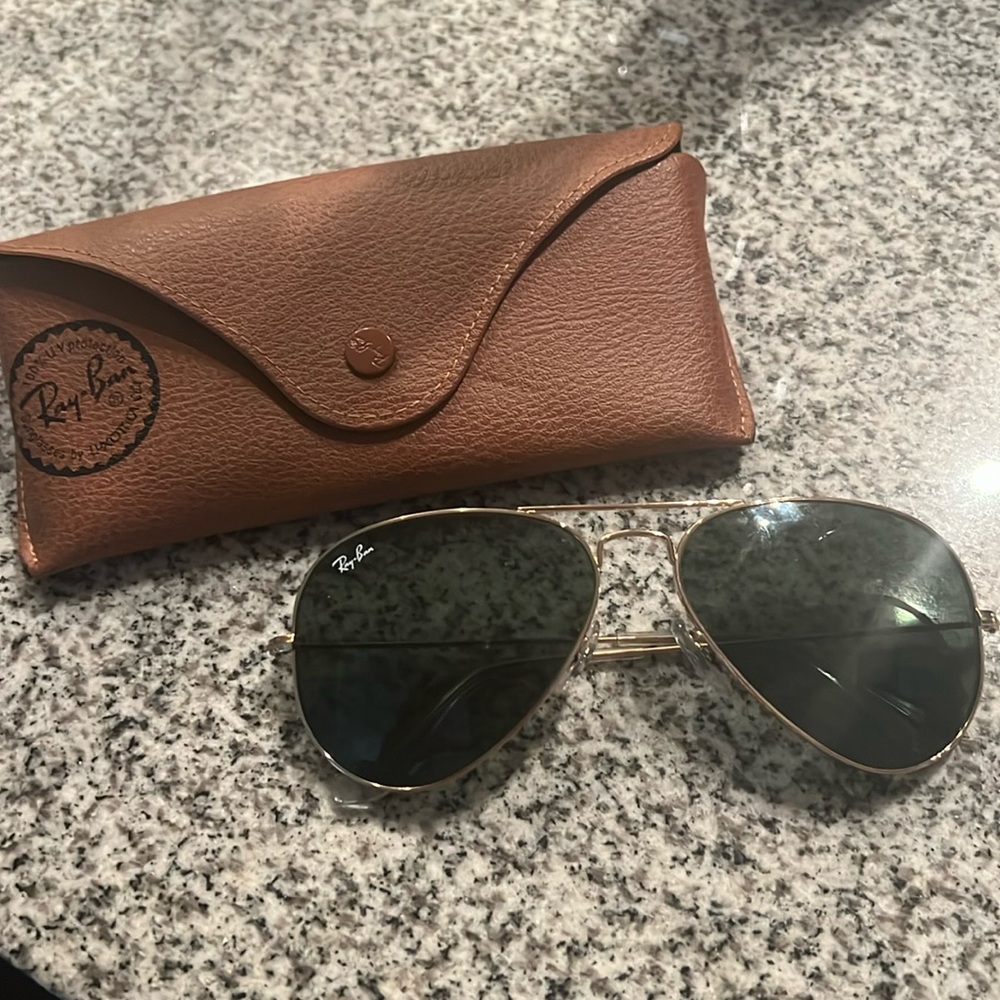 NIB Ray-ban Classic Aviators